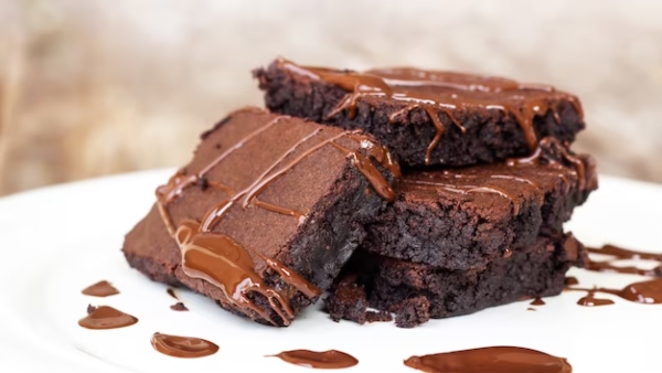 Christmas Special Recipe How To Make a Brownie Using Cooker