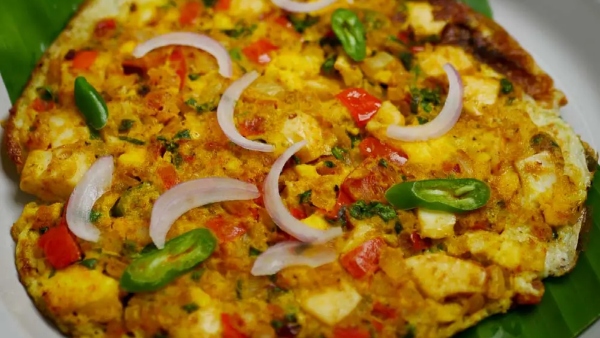 Thattu Kadai Boiled Egg Omelette How To Make a Thattu Kadai Avicha Muttai Omelette Recipe