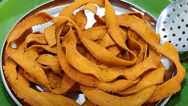 Tomato Ribbon Pakoda How To Make a Tomato Ribbon Pakoda Recipe