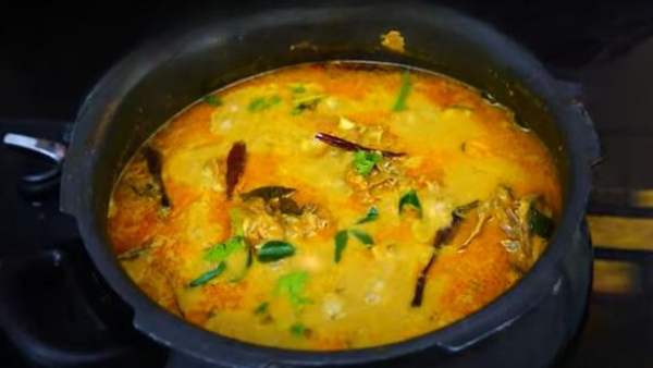 Erode Style Nattu Kozhi Kuzhambu How To Make a Erode Style Country Chicken kuzhambu