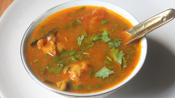Idicha Kozhi Rasam How To Make a Idicha Nattu Kozhi Rasam