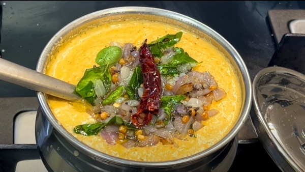 Urad Dal Onion Chutney How To Make a Uluntham Paruppu Vengaya Chutney