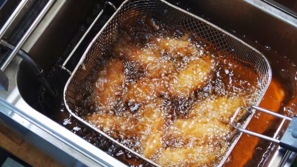 Gastroenterologist Recommends 4 Cooking Oils For Deep Frying