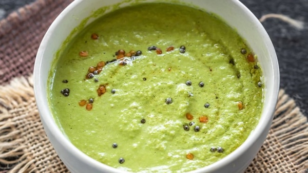 Kothamalli Karuveppilai Chutney How To Make a Coriander Curry Leaves Chutney