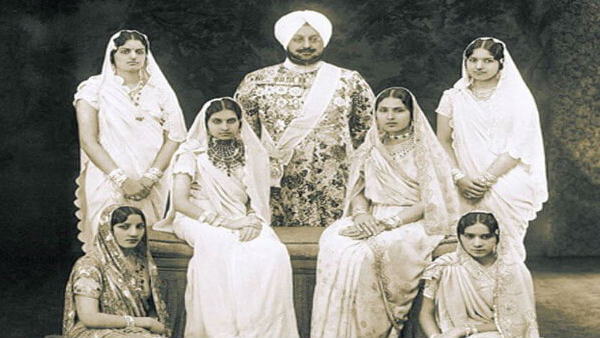Indian King Who Had 10 Wives 350 Mistresses and Fathered 88 Children