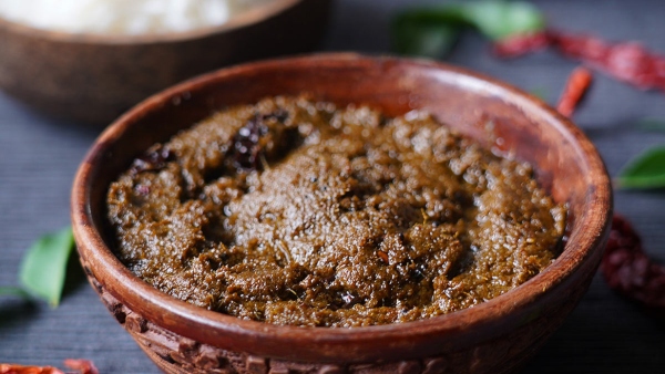 Karuveppilai Poondu Thokku How To Make a Karuveppilai Garlic Thokku Karuveppilai Poondu Thokku How To Make a Karuveppilai Garlic Thokku