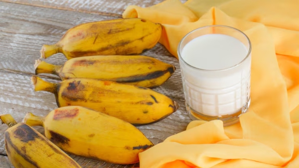 National Nutrition Week 2025 Nutritionist Lists Food Combinations That Are POISON In Monsoon