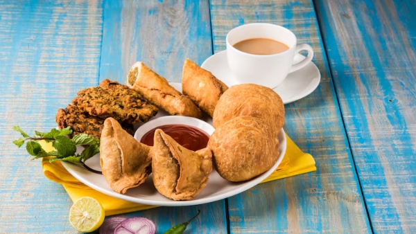 National Nutrition Week 2025 Nutritionist Lists Food Combinations That Are POISON In Monsoon