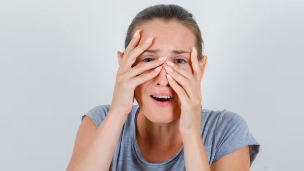 World Sight Day 2025 Ophthalmologist Lists Top 5 Warning Signs of Serious Eye Problems