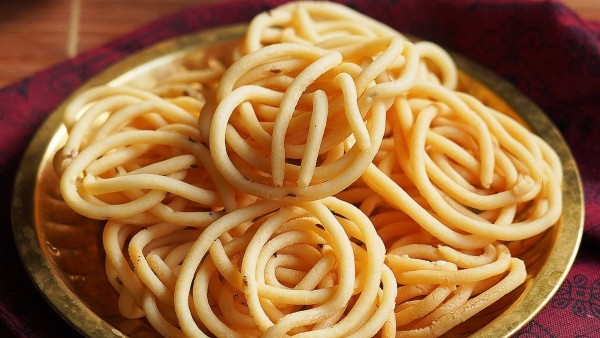 Diwali Special Recipe How to Make Thengai Paal Murukku