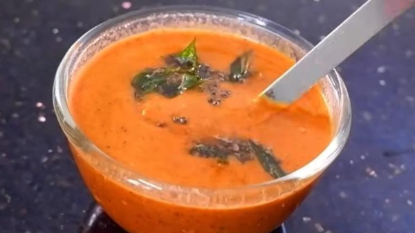 Thakkali Karuppu Ulunthu Chutney How To Make a Tomato Urad Dal Chutney