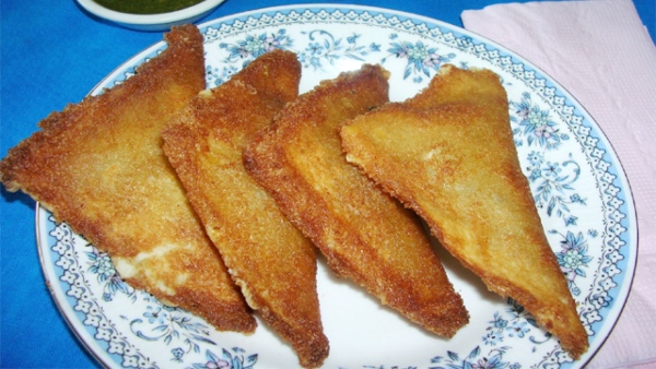 Bread Samosa How To Make a Bread Samosa Recipe