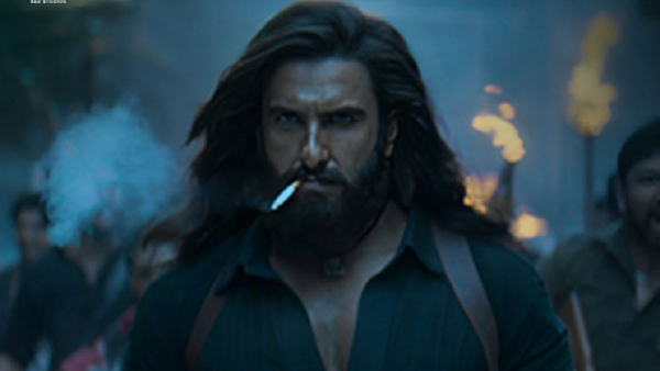 Rehman Dakait Gangster Role Played by Akshaye Khanna in Dhurandhar Movie