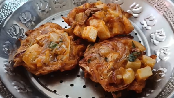 Potato Onion Bonda How To Make a Potato Onion Bonda Recipe