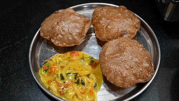 Ragi Poori With Onion Masala How To Make Ragi Poori With Vengaya Masala
