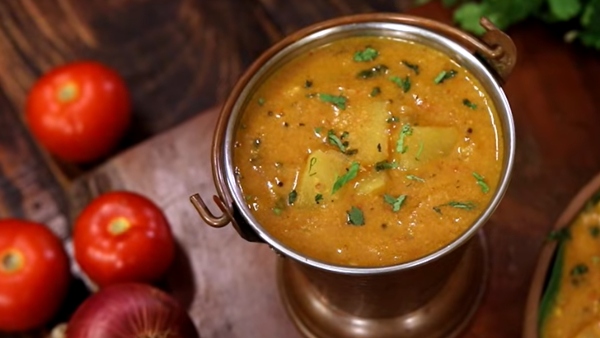 Chettinad Vengaya Kosu How To Make Chettinad Onion Curry