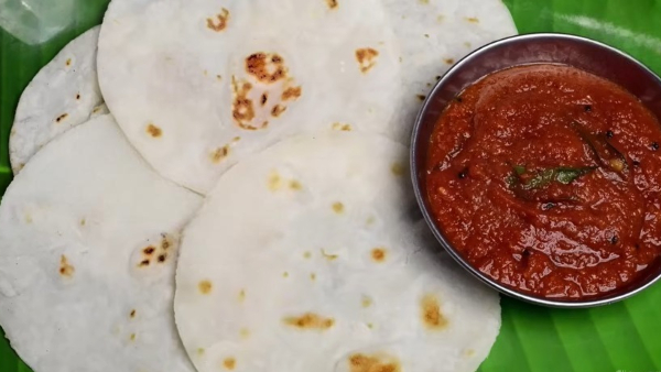 Arisi Maavu Chapati With Tomato Thokku How To Make Rice Flour Chapati With Thakkali Thokku Recipe