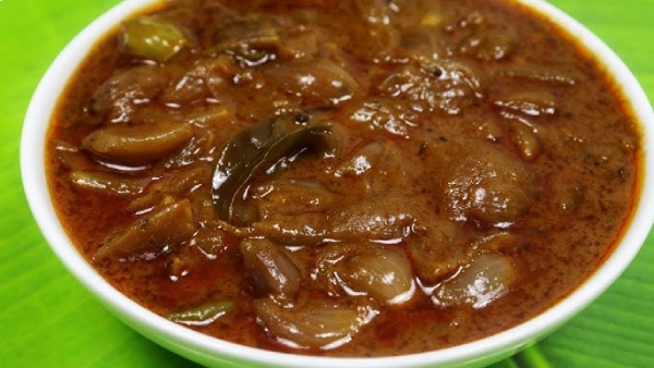 Kerala Ulli Theeyal recipe How to Make at Home in Tamil Kerala Ulli Theeyal recipe How to Make at Home in Tamil