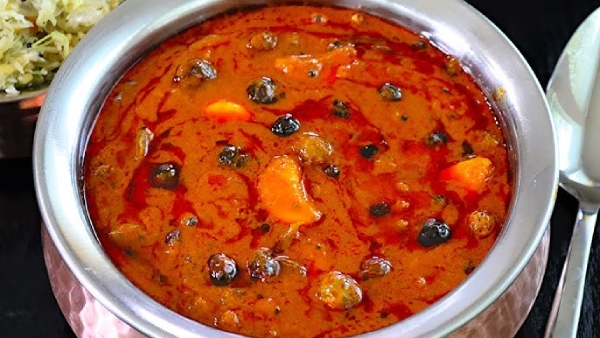 Srirangam Arachuvitta Vatha Kulambu Recipe How to Make at Home in Tamil Srirangam Arachuvitta Vatha Kulambu Recipe How to Make at Home in Tamil