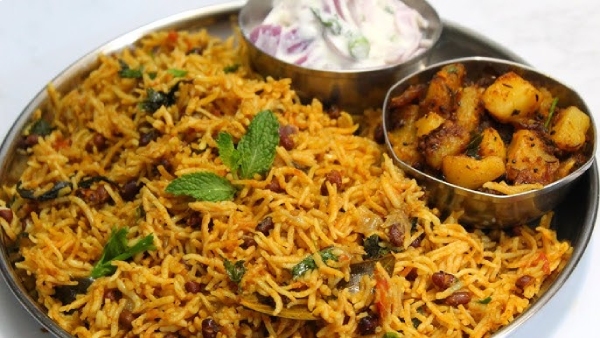 Thattapayaru Thengaipal Saadham Recipe How to Make at Home in Tamil Thattapayaru Thengaipal Saadham Recipe How to Make at Home in Tamil