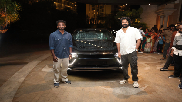 Sivakarthikeyan Gifts Brand-New Mahindra BE6 to Thaai Kizhavi Director Sivakumar Murugesan Sivakarthikeyan Gifts Brand-New Mahindra BE6 to Thaai Kizhavi Director Sivakumar Murugesan