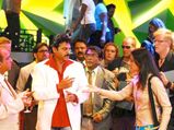 ఈ చిట్కాలను పాటించండి.. ఆఫీసులో అందరితో ఫ్రీగా మాట్లాడండి..