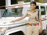 అప్పుడు.. నిమ్మరసం అమ్మిన మహిళ.. ఇప్పుడు పవర్ ఫుల్ పోలీస్ ఎలా అయ్యిందో తెలుసా... 