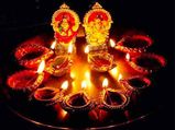 దీపావళి రోజు ఈ 8 పనులు తప్పక చేయండి,  లక్ష్మి దేవి అనుగ్రహంతో అన్ని బాధలు తొలగిపోతాయి!