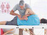 Chiropractic: సోషల్ మీడియాలో కనిపిస్తున్న ఈ చికిత్స వల్ల లాభాలేమైనా ఉన్నాయా?