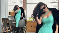 Mouni Roy: హాట్ బ్యూటీ మౌనీ రాయ్ ఎద అందాల ఆరబోత