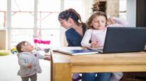 Mother's Day 2023: పని చేసే తల్లులలో ఒత్తిడి మరియు ఆందోళన నుండి బయటపడటానికి స్వీయ సంరక్షణ చిట్కాలు,