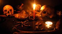 Vastu Tips : ఇంట్లో డబ్బులు నిలువడంలేదా? అడ్డంకులు ఎదురవుతున్నాయా?ఇంట్లో చేతబడిని వదిలించుకోండి!
