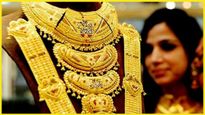 బంగారం కొనాలనుకునే వారికి శుభవార్త !బడ్జెట్ పుణ్యమా అని వేలకు వేలు తగ్గిన బంగారం వెండి ధరలు!