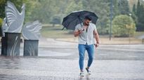 అబ్బాయిల కోసం వర్షాకాలం ఫ్యాషన్‌ టిప్స్‌.. ఈ దుస్తులతో స్మార్ట్‌ లుక్‌తో పాటు సౌకర్యం మీ సొంతం.!