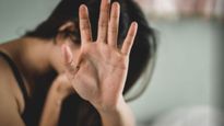 ప్రియుడితో పారిపోయిందని.. భార్యను చెట్టుకు కట్టేసి గ్యాంగ్ రేప్ చేయించిన భర్త, బంధువులు..