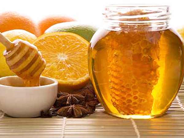 మృదువైన సున్నితమైన చర్మానికి తేనె