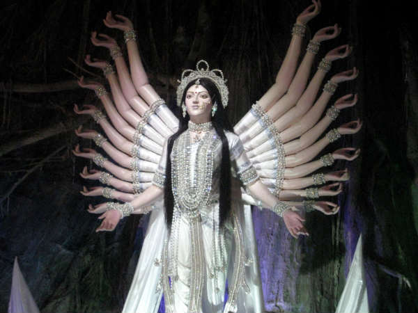 దుర్గామాత.. ఆకర్షించే వివిధ రూపాల్లో... 