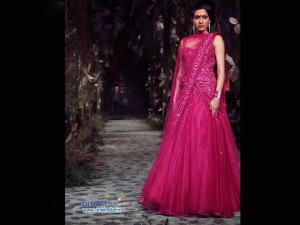 మెహిందీ ఉత్సవంలో మెరిసిపోండిలా...!