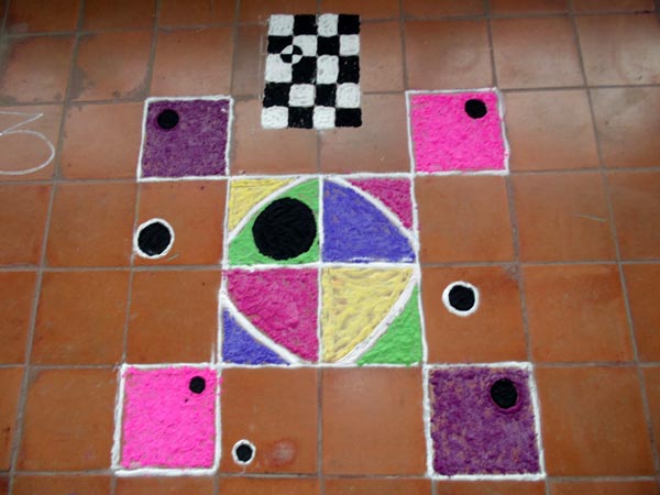 సంక్రాంతి శోభను తెచ్చే రంగవల్లులు...