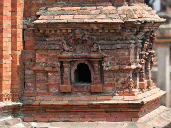 భారత దేశంలో ఉన్న 12 శివుని ప్రసిద్ద దేవాలయాలు ఇవే...!