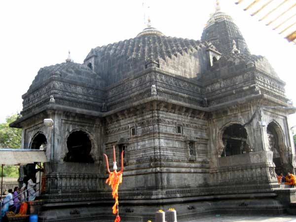 భారత దేశంలో ఉన్న 12 శివుని ప్రసిద్ద దేవాలయాలు ఇవే...!