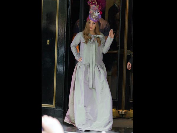 అందుకే ఆమె కోసం ఎగబడుతారు..