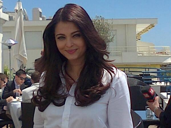 కాన్స్ ఫిల్మ్ ఫెస్టివల్లో ఐశ్వర్య రాయ్ తళుకుబెళుకులు..