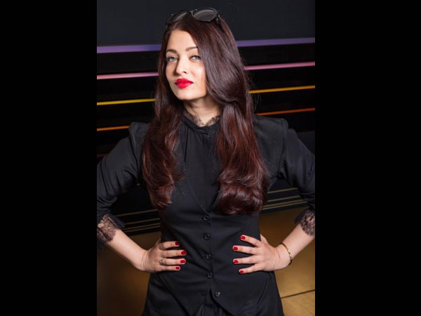 కాన్స్ లో గ్లాం అవతారంలో ఆశ్చర్యపరిచిన ఐష్