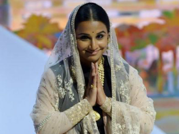 కేన్స్ ఫిల్మ్ ఫెస్ట్ లో మన సెలబ్రెటీల విచిత్ర వేశ ధారణ..! 