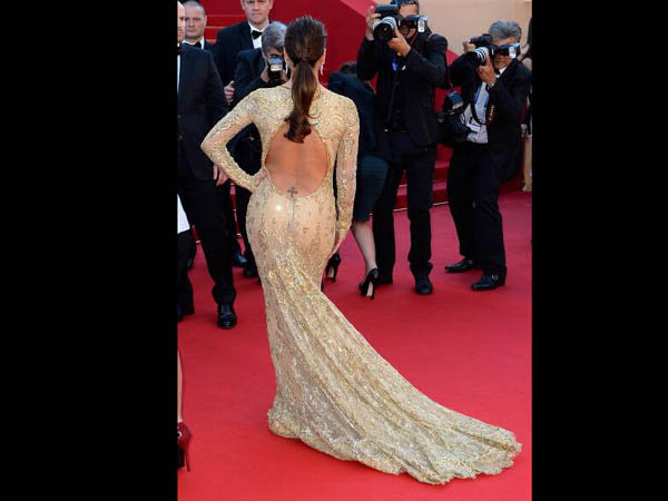 కేన్స్ ఫిల్మ్ ఫెస్ట్ లో మన సెలబ్రెటీల విచిత్ర వేశ ధారణ..! 