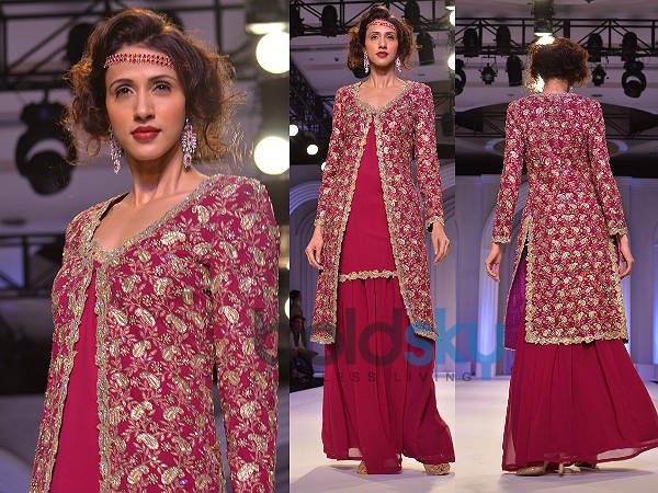 సరారా విత్ జాకెట్: