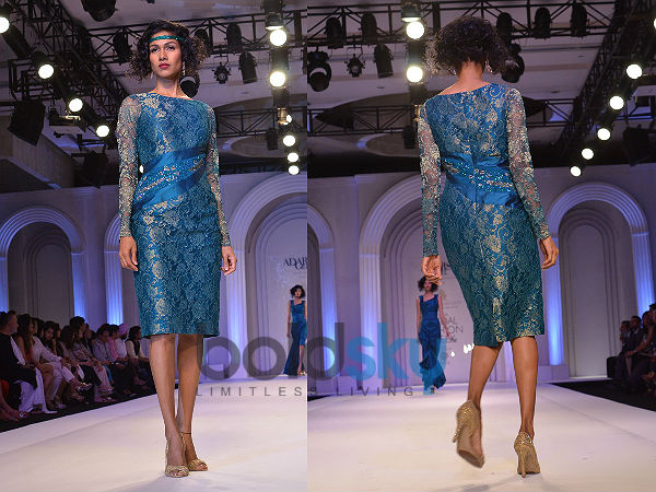 పౌడర్ బ్లూ లేస్ డ్రెస్: