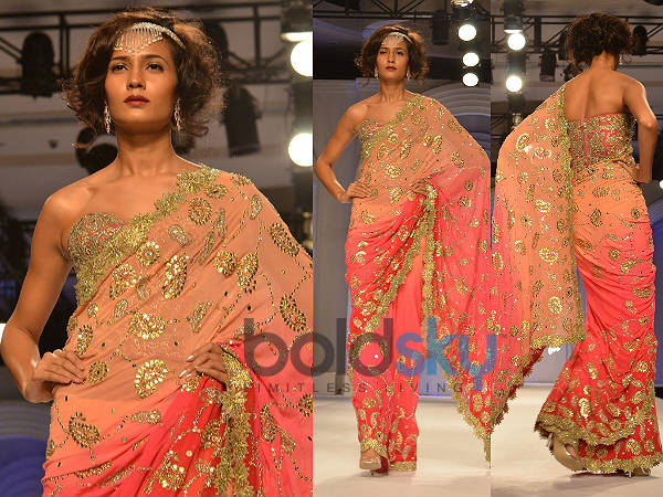 షేడెడ్ పింక్ శారీ: