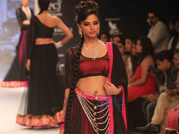 డైమండ్ అండ్ రూబీ: 